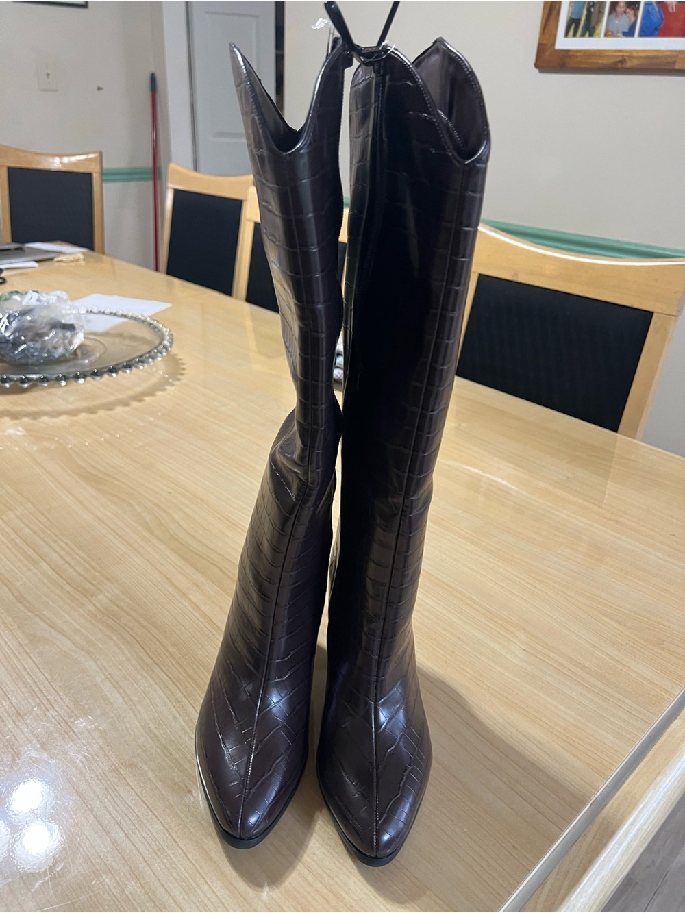 Nwt Women's Dark Brown Croc-Embossed Knee-High Boots size 7 wide calf side zippe